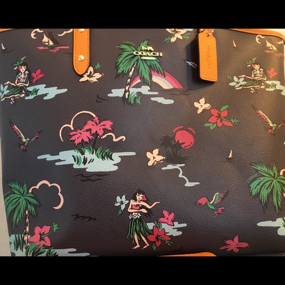 COACH Reversible City Tote Hawaiian Print F28949 - Picture 2 of 10